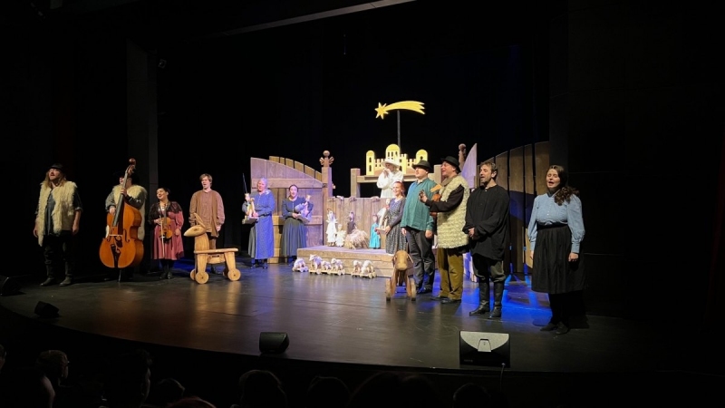 MŠ A ZŠ V LOUTKOVÉM DIVADLE