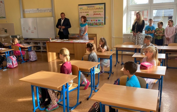 NOVÝ ŠKOLNÍ ROK ZAHÁJEN