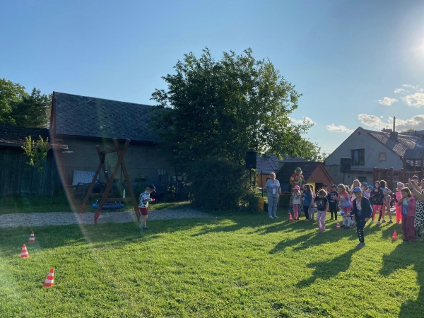 NOČNÍ SPANÍ VE ŠKOLE