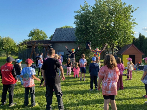 NOČNÍ SPANÍ VE ŠKOLE