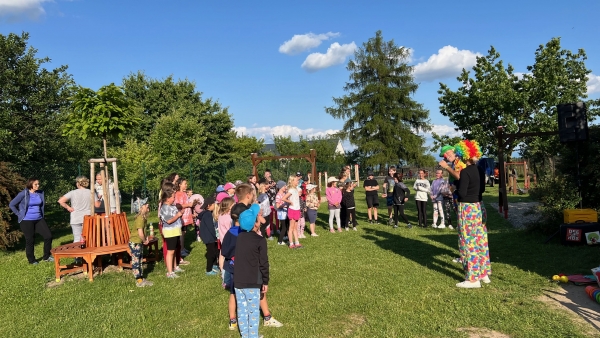 NOČNÍ SPANÍ VE ŠKOLE