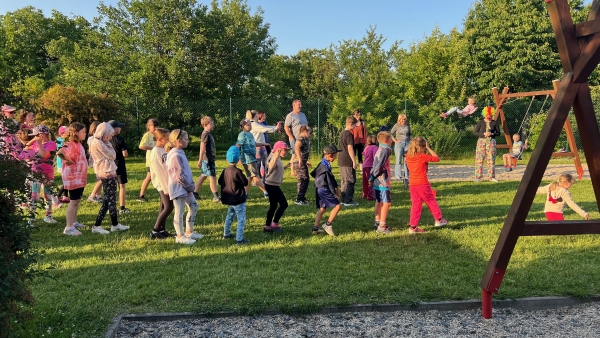 NOČNÍ SPANÍ VE ŠKOLE