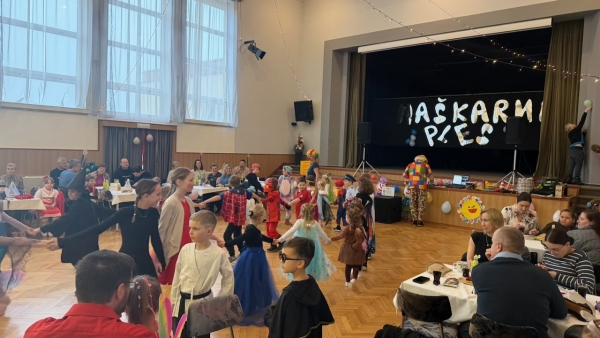 Maškarní ples se vydařil