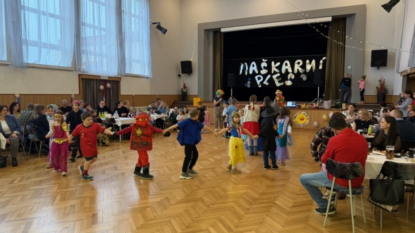 Maškarní ples se vydařil