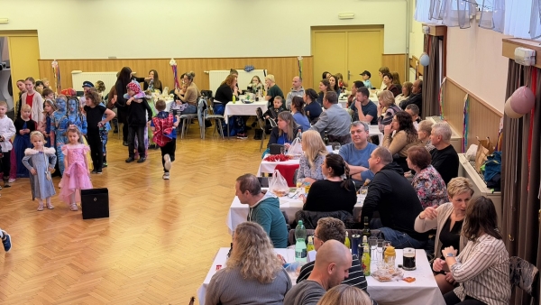 Maškarní ples se vydařil