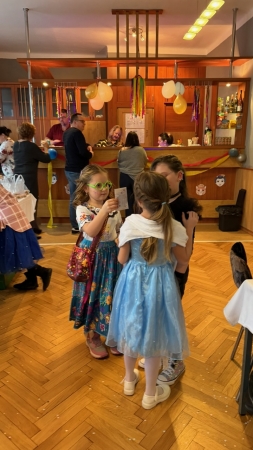 Maškarní ples se vydařil