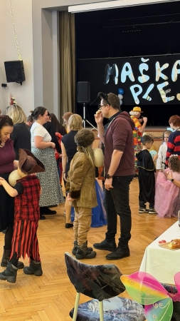Maškarní ples se vydařil