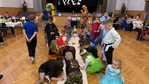 Maškarní ples se vydařil