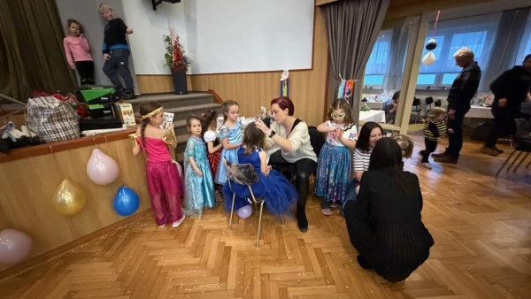 Maškarní ples se vydařil