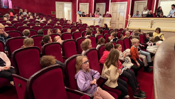 Divadelní představení O vlku a kůzlátkách