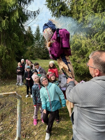 Vynášení Moreny – společná akce dětí z MŠ a ZŠ