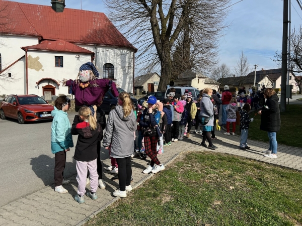 Vynášení Moreny – společná akce dětí z MŠ a ZŠ